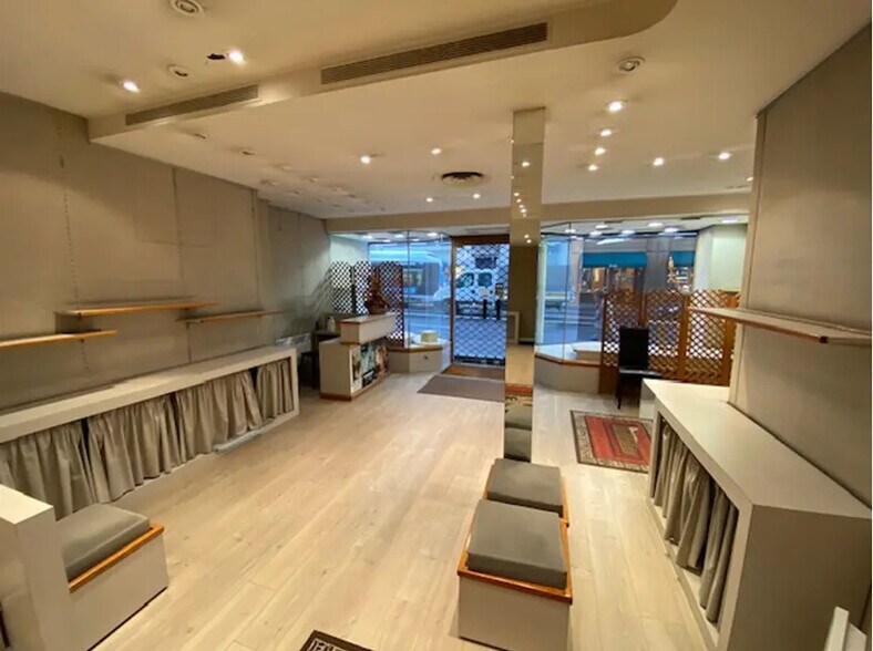 Local commercial dans Paris à louer - Photo de l’immeuble – Image 1 sur 7