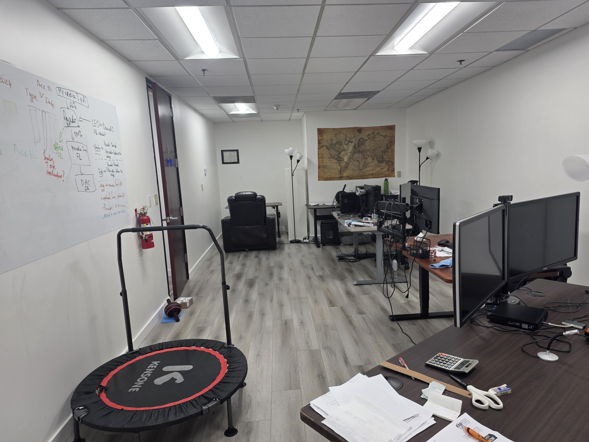 425 E Colorado St, Glendale, CA à louer Photo intérieure– Image 1 sur 6