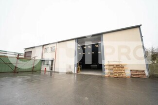 Plus de détails pour Local d'activités à louer