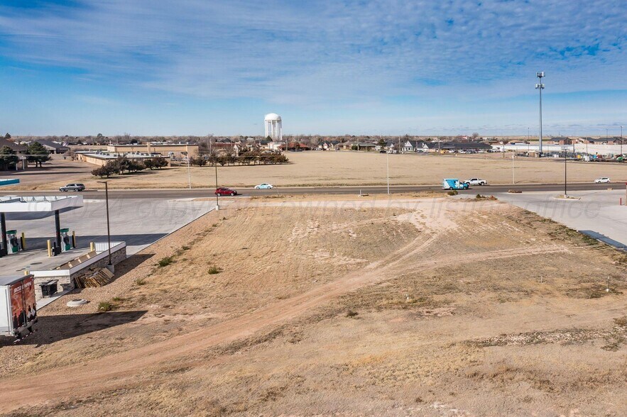 2410 Perryton Pky, Pampa, TX à vendre - Photo de l’immeuble – Image 2 sur 9