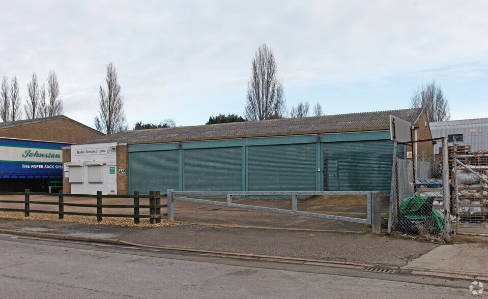 4 Station Rd, Whittlesey à louer - Photo de l’immeuble – Image 3 sur 3