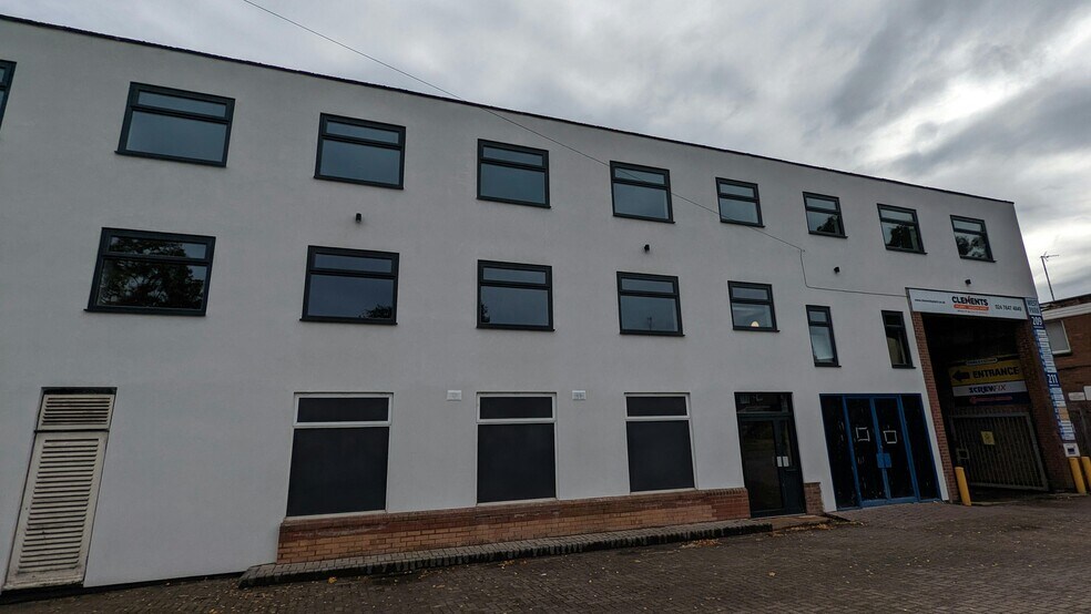 207-209 Torrington Ave, Coventry à louer - Photo de l’immeuble – Image 2 sur 15