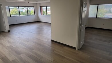 8245 Backlick Rd, Lorton, VA à louer Photo intérieure– Image 2 sur 5