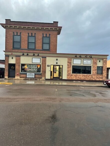 407 N Front St, Spooner, WI à vendre - Photo principale – Image 1 sur 10