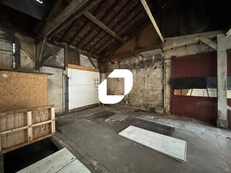 Local d’activités dans Vanves à louer - Photo de l’immeuble – Image 3 sur 6
