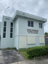 3670 NW 6th St, Miami, FL à louer Photo intérieure– Image 2 sur 19