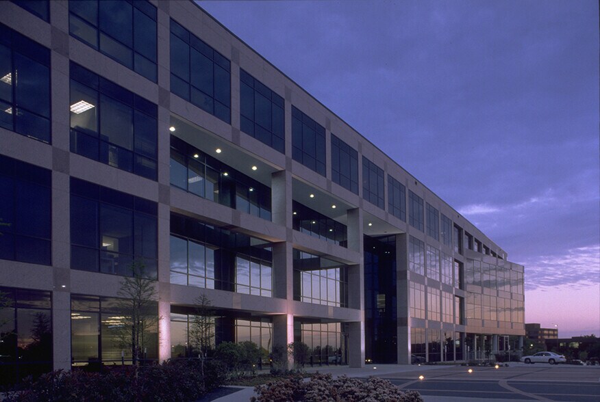 1600 N Collins Blvd, Richardson, TX à louer - Photo de l’immeuble – Image 3 sur 13
