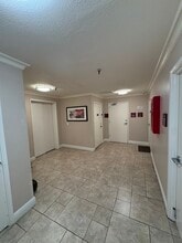 855 N Lark Ellen Ave, West Covina, CA à louer Photo intérieure– Image 1 sur 10