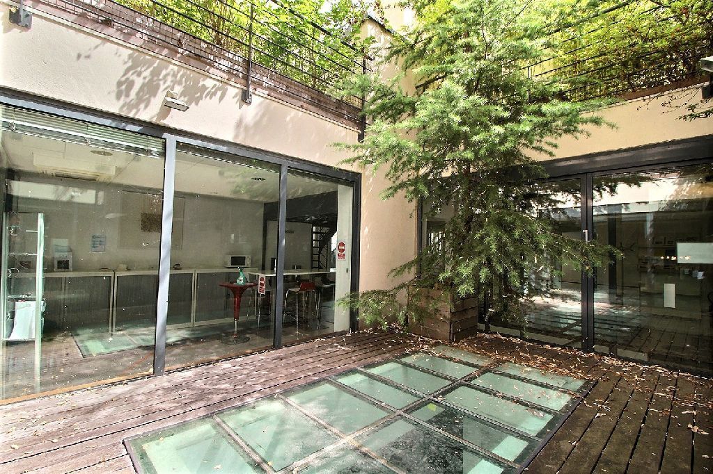 8 Rue Lamartine, Paris à louer Photo de l’immeuble– Image 1 sur 11