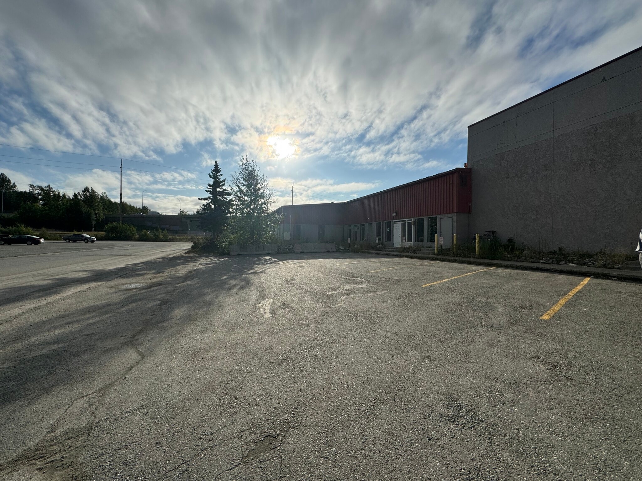 1800 W 48th Ave, Anchorage, AK à louer Photo de l’immeuble– Image 1 sur 39
