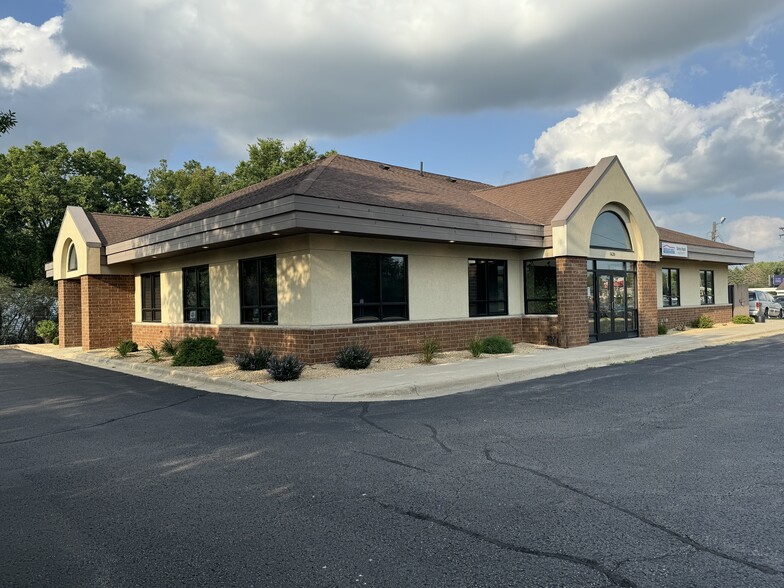 1620 60 Hwy W, Faribault, MN à louer - Photo de l’immeuble – Image 1 sur 7
