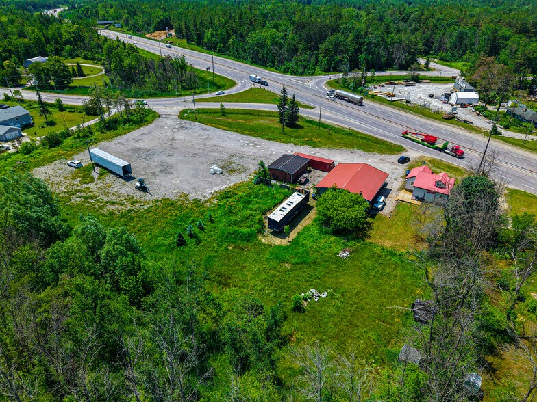 3300 Coopers Falls Rd, Gravenhurst, ON à vendre - Photo de l’immeuble – Image 3 sur 6