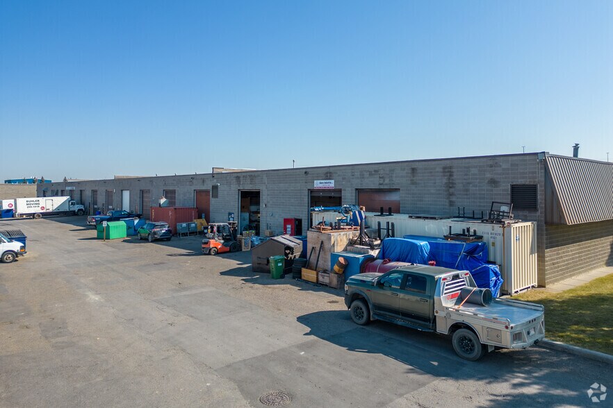 5225 6th St NE, Calgary, AB à louer - Photo de l’immeuble – Image 2 sur 5