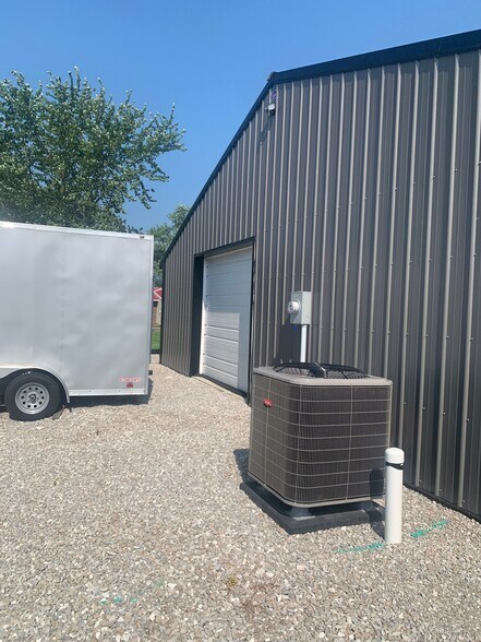 1530 W Locust St, North Vernon, IN à vendre - Photo de l’immeuble – Image 2 sur 2