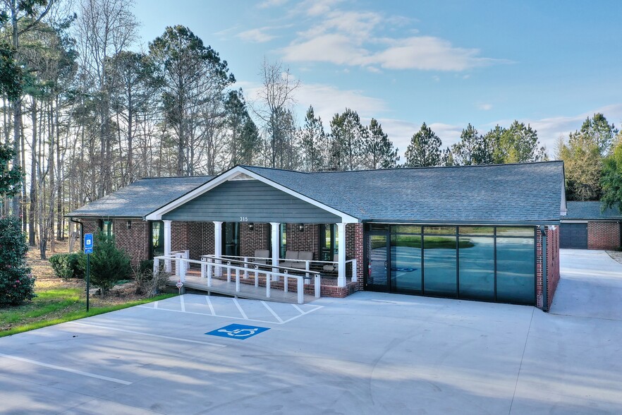 315 Skyland Dr, Loganville, GA à vendre - Photo de l’immeuble – Image 3 sur 37