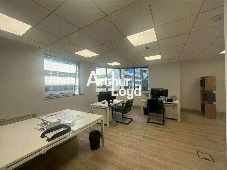 455 Promenade Des Anglais, Nice à louer - Photo de l’immeuble – Image 1 sur 6