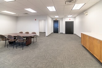 4415 W Harrison St, Hillside, IL à louer Photo intérieure– Image 2 sur 4