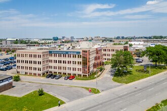 7405 Rte Transcanadienne, Montréal, QC - Vue aérienne  vue de carte