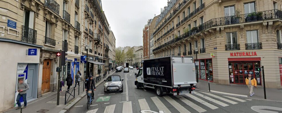 Local commercial dans Boulogne-Billancourt à louer - Photo de l’immeuble – Image 1 sur 1