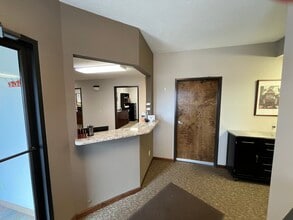 3340 Monroe St, La Porte, IN à louer Photo intérieure– Image 1 sur 4