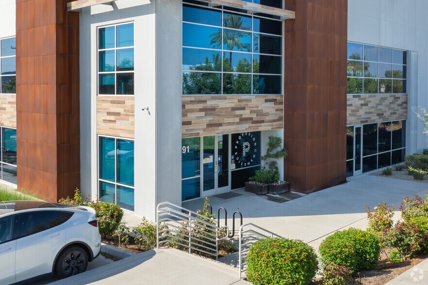 5491 Schaefer Ave, Chino, CA à louer - Photo de l’immeuble – Image 2 sur 4