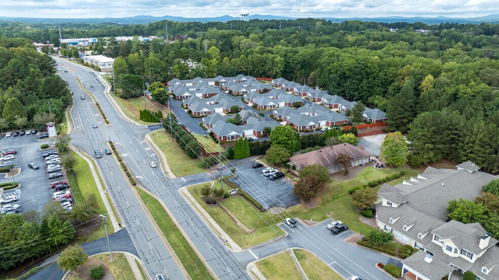 1817 Eagle Dr, Woodstock, GA à vendre - Photo de l’immeuble – Image 3 sur 18