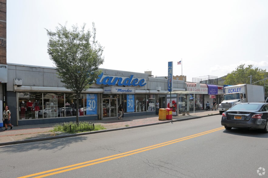 5616-5630 Myrtle Ave, Ridgewood, NY à louer - Photo de l’immeuble – Image 3 sur 3