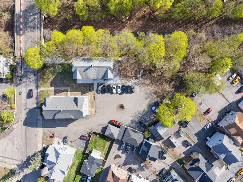 64 Harrison Ave, Woonsocket, RI à vendre - Photo de l’immeuble – Image 3 sur 19