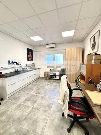 Plus de détails pour Local commercial à vendre