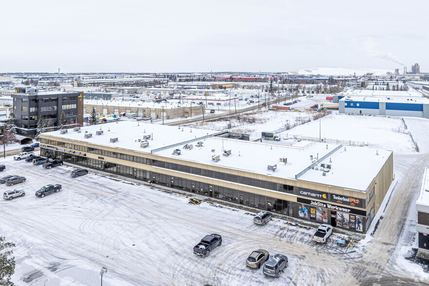 16502-16532 111 Av NW, Edmonton, AB à louer - Aérien – Image 3 sur 3