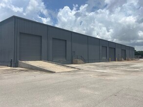 4900-4904 Griggs Rd, Houston, TX à louer Photo intérieure– Image 1 sur 8