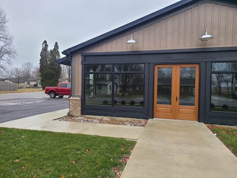 770 S Peru St, Cicero, IN à vendre - Photo de l’immeuble – Image 3 sur 13