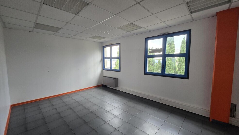 Bureau dans La Garde à louer - Photo de l’immeuble – Image 1 sur 6