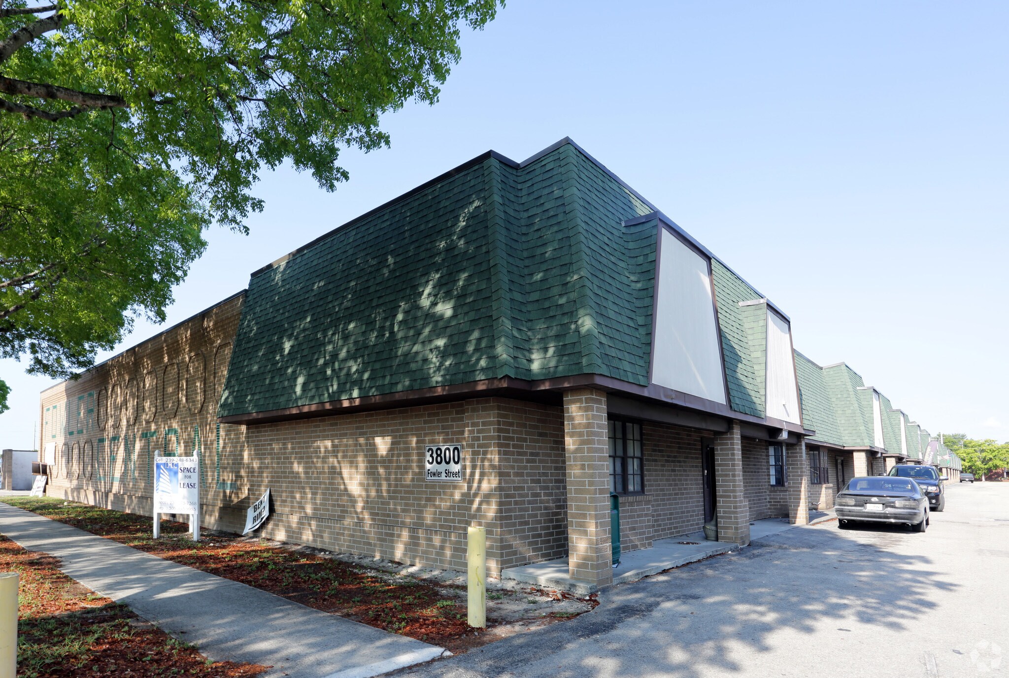 3800 Fowler St, Fort Myers, FL à louer Photo principale– Image 1 sur 8