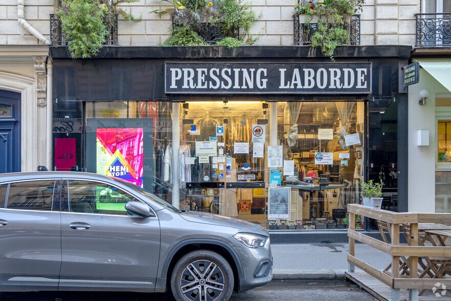 4 Rue De Laborde, Paris à vendre - Photo de l’immeuble – Image 1 sur 2