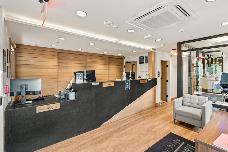 122 W Main St, Aspen, CO à vendre - Hall d’entrée – Image 2 sur 66