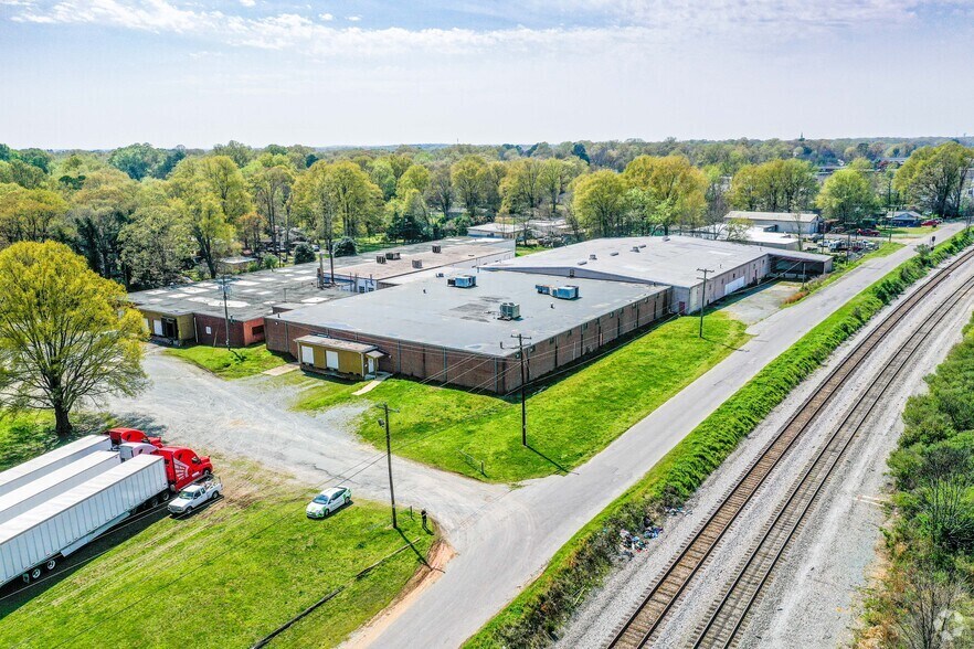 915 Curtis St, Monroe, NC à louer - Aérien – Image 2 sur 18