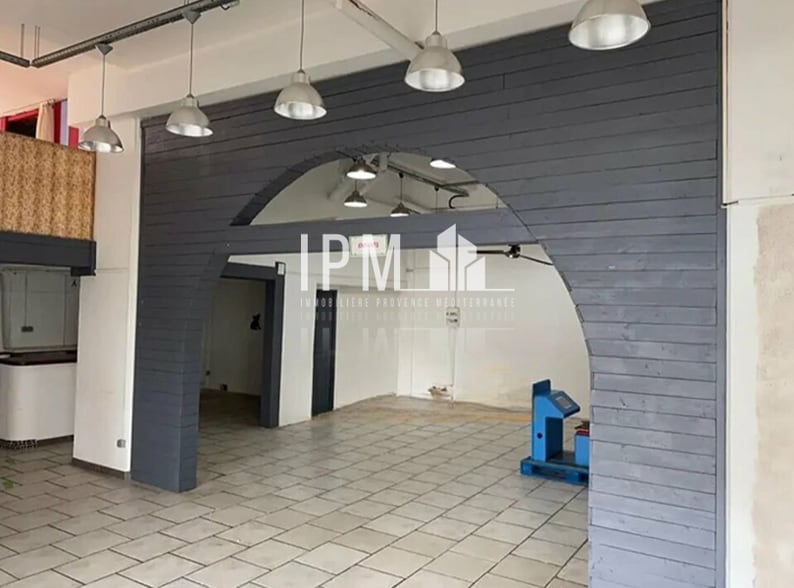 9 Rue Georges Simenon, Hyères à louer - Photo de l’immeuble – Image 3 sur 5