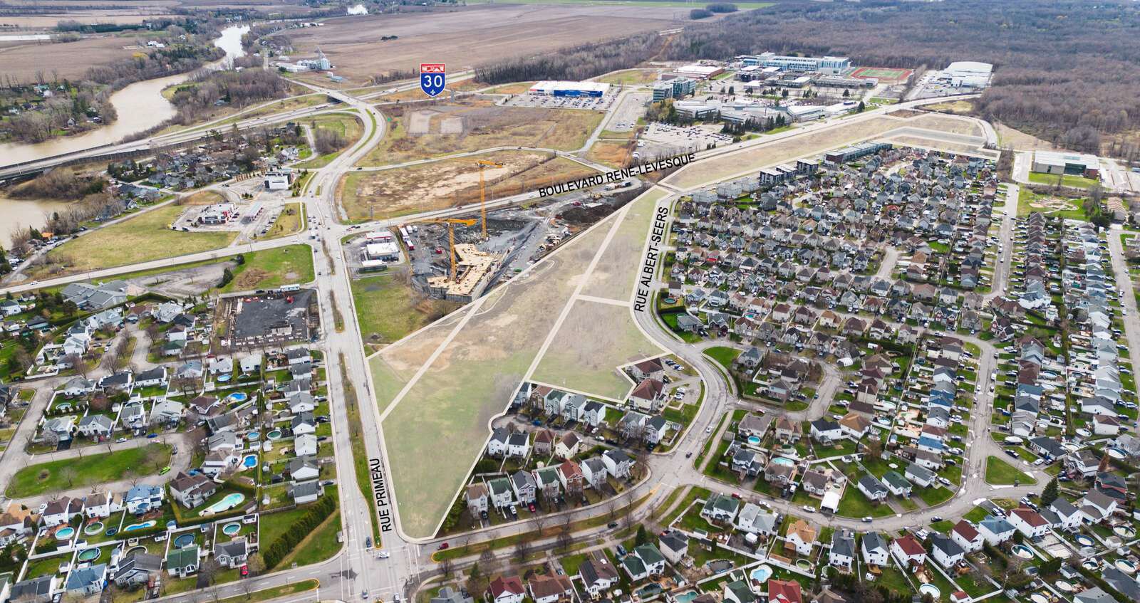 Châteauguay Multiresidential Development portefeuille de 2 biens à vendre sur LoopNet.fr Photo de l’immeuble– Image 1 sur 4
