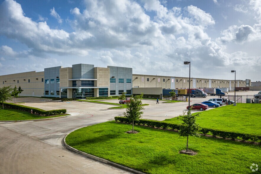 4300 Malone Dr, Pasadena, TX à louer - Photo de l’immeuble – Image 3 sur 9