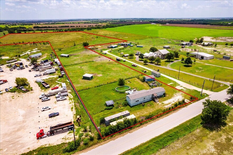 20565 Cameron Rd, Coupland, TX à vendre - Aérien – Image 2 sur 32