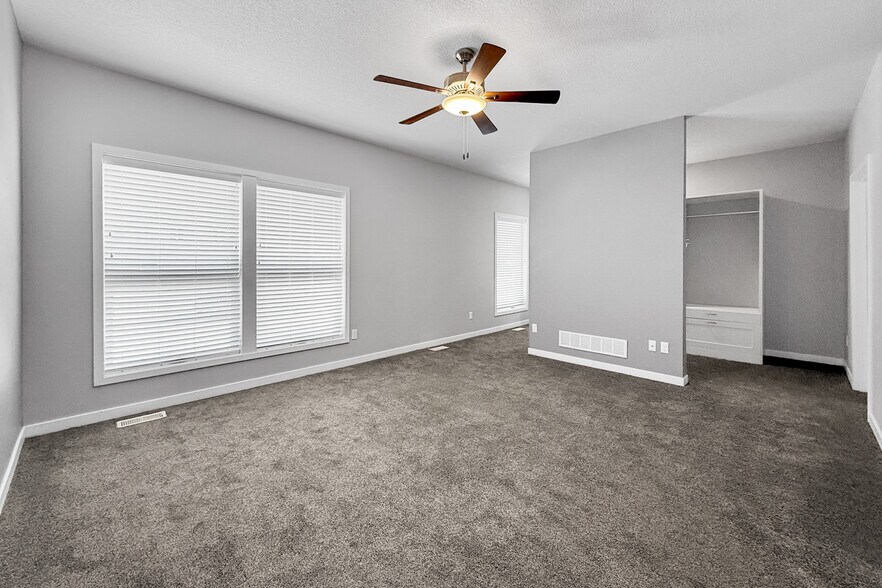 4326 Hickman Rd, Des Moines, IA à vendre - Photo de l’immeuble – Image 3 sur 33