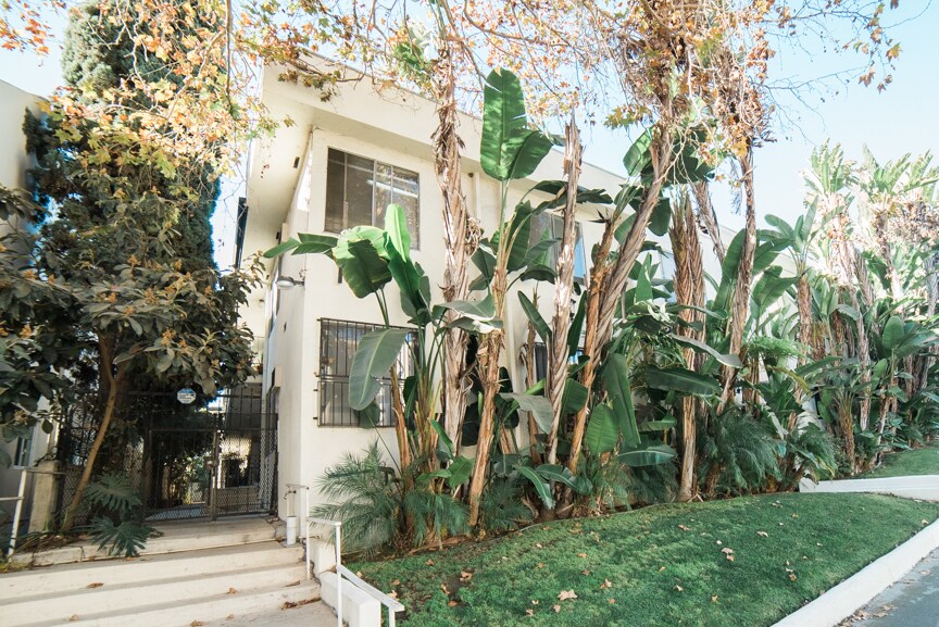 127 S St Andrews Pl, Los Angeles, CA à vendre - Photo de l’immeuble – Image 2 sur 13