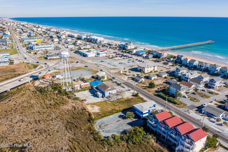 211 S Topsail Dr, Surf City, NC à vendre - Photo de l’immeuble – Image 3 sur 37