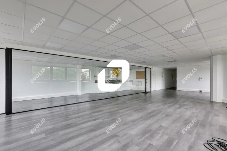 Bureau dans Lognes à louer - Photo de l’immeuble – Image 3 sur 10