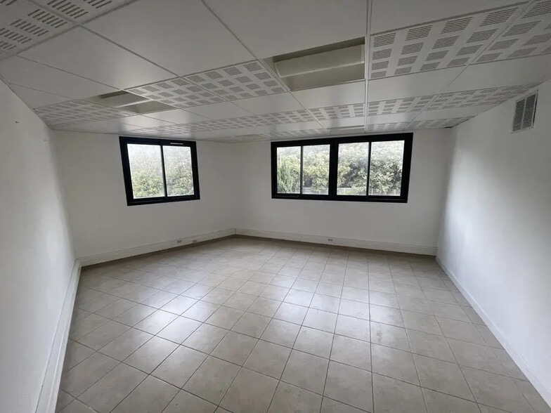 Bureau dans Mouans-Sartoux à louer - Photo intérieure – Image 2 sur 5