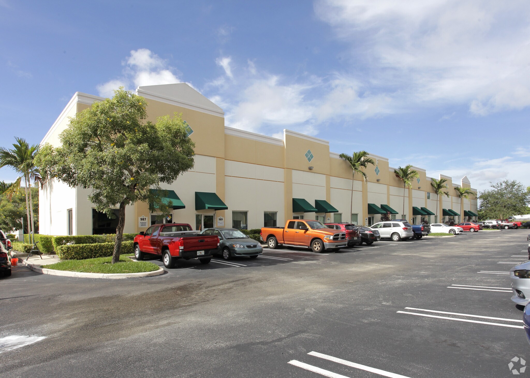 1005 NW 31st Ave, Pompano Beach, FL à louer Photo de l’immeuble– Image 1 sur 7