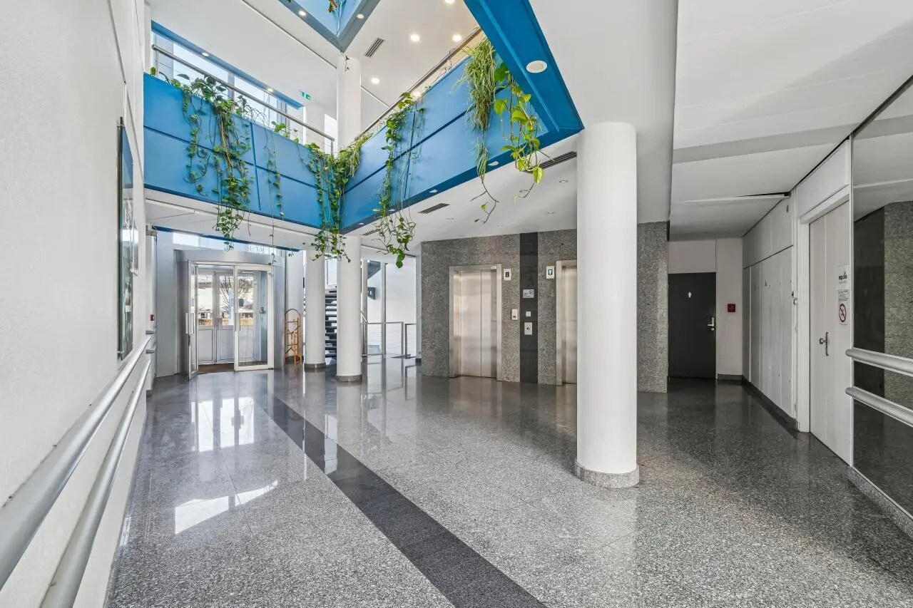 Bureau dans Villepinte à louer Hall d’entrée– Image 1 sur 18