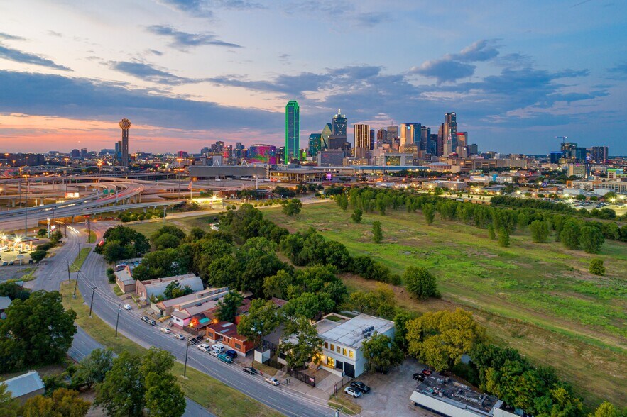 1212 S Riverfront Blvd, Dallas, TX à vendre - Photo de l’immeuble – Image 2 sur 47
