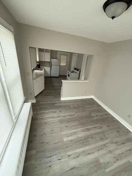 724 Watervliet Shaker Rd, Latham, NY à louer - Photo intérieure – Image 2 sur 6